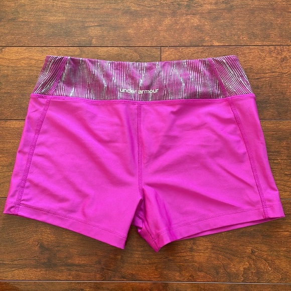 Under Armour spandex pink shorts size S - Picture 2 of 2